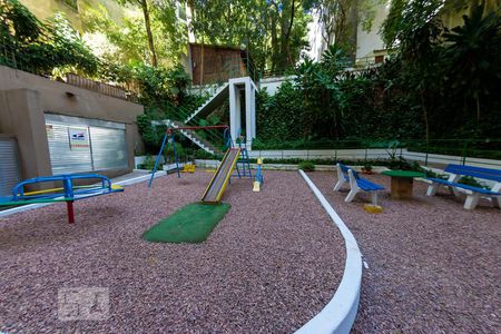 Apartamento à venda com 75m², 2 quartos e 1 vagaÁrea Comum - Playground