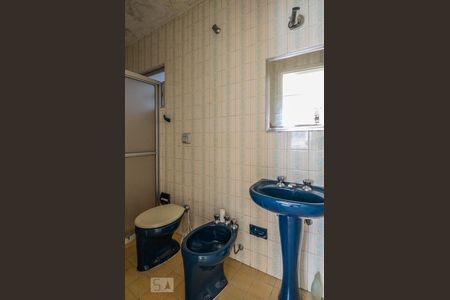 Banheiro de apartamento para alugar com 1 quarto, 60m² em Santana, Porto Alegre
