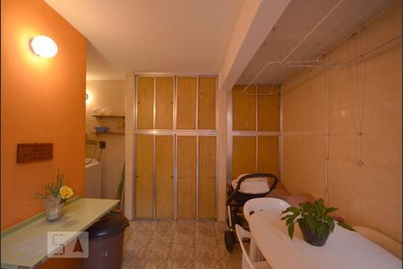 Casa à venda com 179m², 4 quartos e 2 vagasArea de Serviço