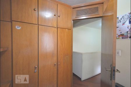 Casa à venda com 179m², 4 quartos e 2 vagasQuarto 2