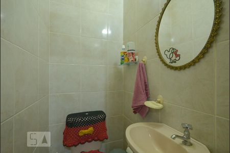 Casa à venda com 179m², 4 quartos e 2 vagasBanheiro de Serviço