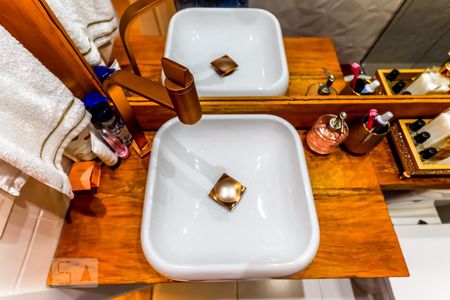 Apartamento à venda com 64m², 2 quartos e 1 vaga Apartamento à venda com 64m², 2 quartos e 1 vagaBanheiro