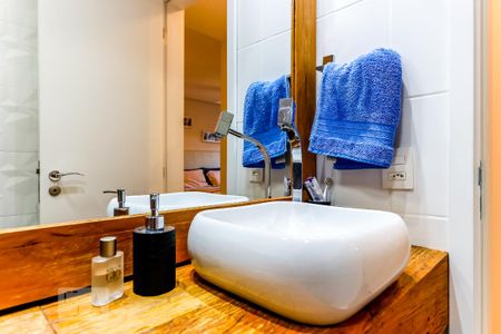 Apartamento à venda com 64m², 2 quartos e 1 vaga Apartamento à venda com 64m², 2 quartos e 1 vagaBanheiro da Suíte