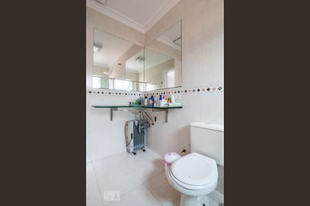 Casa à venda com 250m², 3 quartos e 2 vagasBanheiro da Suíte 2