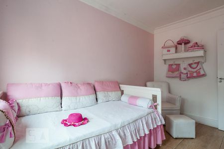 Casa à venda com 250m², 3 quartos e 2 vagasSuíte 2