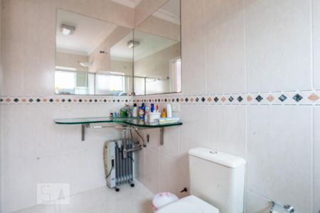 Casa à venda com 250m², 3 quartos e 2 vagasBanheiro da Suíte 2