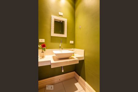 Casa à venda com 250m², 3 quartos e 2 vagasLavabo