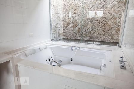 Casa à venda com 250m², 3 quartos e 2 vagasBanheiro da Suíte 1