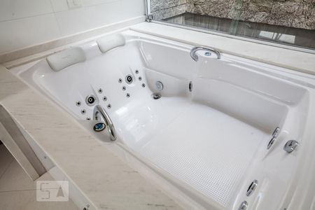 Casa à venda com 250m², 3 quartos e 2 vagasBanheiro da Suíte 1