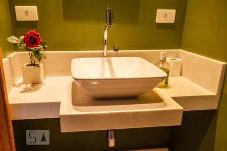 Casa à venda com 250m², 3 quartos e 2 vagasLavabo