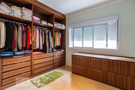 Casa à venda com 250m², 3 quartos e 2 vagasCloset Suíte 1