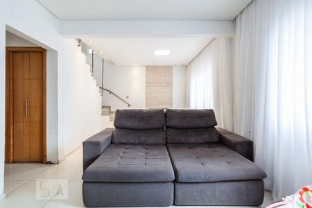 Casa à venda com 250m², 3 quartos e 2 vagasSala TV
