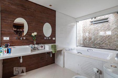 Casa à venda com 250m², 3 quartos e 2 vagasBanheiro da Suíte 1