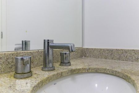 Apartamento à venda com 42m², 1 quarto e 1 vagaBanheiro - Torneira