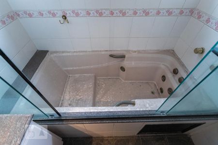 Apartamento para alugar com 204m², 2 quartos e 3 vagasBanheiro da Suíte