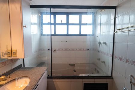 Apartamento para alugar com 204m², 2 quartos e 3 vagasBanheiro da Suíte