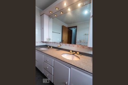 Apartamento para alugar com 204m², 2 quartos e 3 vagasBanheiro da Suíte