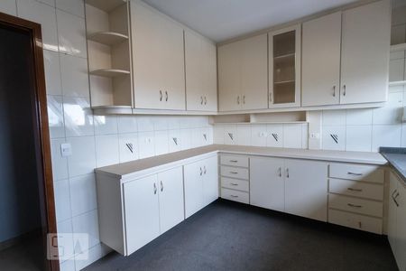 Apartamento para alugar com 204m², 2 quartos e 3 vagasCozinha
