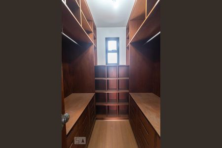 Apartamento para alugar com 204m², 2 quartos e 3 vagasCloset da Suíte