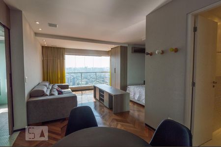 Sala de kitnet/studio para alugar com 1 quarto, 45m² em Brooklin Paulista, São Paulo