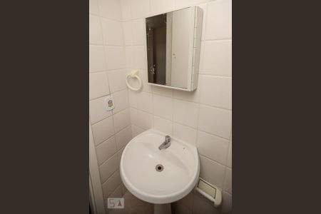 Apartamento para alugar com 70m², 3 quartos e 1 vaga Apartamento para alugar com 70m², 3 quartos e 1 vagaBanheiro