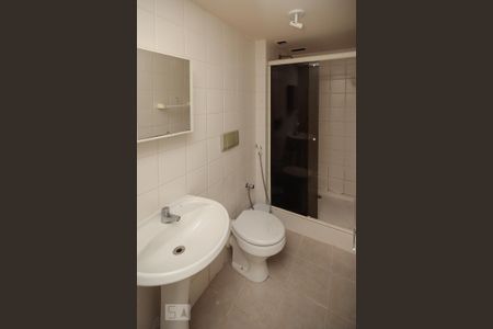 Banheiro de apartamento para alugar com 3 quartos, 70m² em Engenho de Dentro, Rio de Janeiro