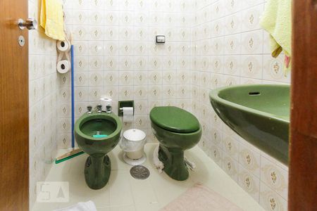 Apartamento à venda com 74m², 2 quartos e 1 vagaBanheiro da Suite