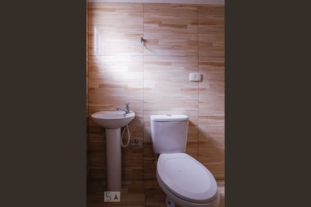 Banheiro Suíte 1 de casa para alugar com 2 quartos, 64m² em Vila Romana, São Paulo