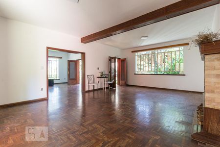 Casa à venda com 600m², 3 quartos e 7 vagasSala 2