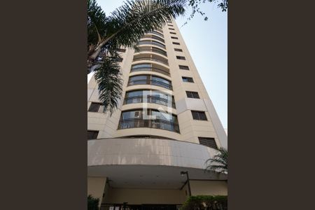 Apartamento para alugar com 68m², 2 quartos e 1 vagaFachada