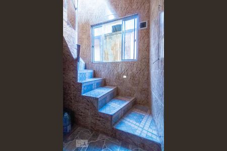 Casa para alugar com 90m², 2 quartos e sem vaga Casa para alugar com 90m², 2 quartos e sem vagaEscada de Acesso ao Terraço