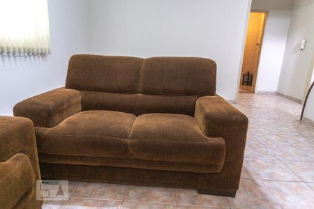 Sofá de casa para alugar com 2 quartos, 150m² em Jordanópolis, São Bernardo do Campo
