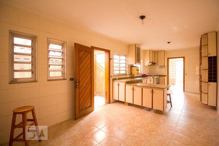 Casa à venda com 250m², 4 quartos e 4 vagasCozinha