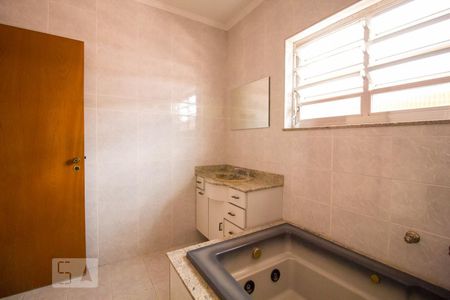 Casa à venda com 250m², 4 quartos e 4 vagasBanheiro Quarto 3 - Suíte