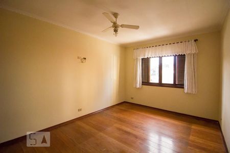 Casa à venda com 250m², 4 quartos e 4 vagasQuarto 3 - Suíte