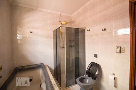 Casa à venda com 250m², 4 quartos e 4 vagasBanheiro Quarto 3 - Suíte