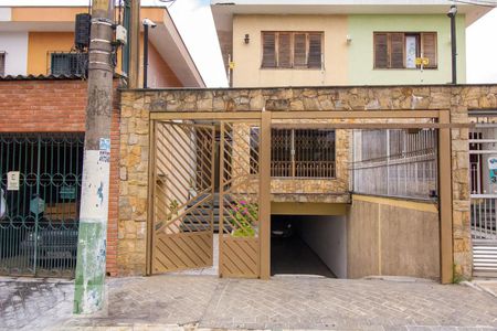 Casa à venda com 250m², 4 quartos e 4 vagasFachada