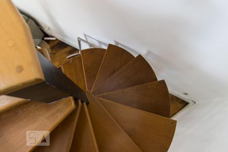 Casa à venda com 144m², 3 quartos e 2 vagasEscadas Mezanino