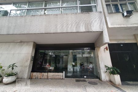 Apartamento para alugar com 170m², 4 quartos e 1 vaga