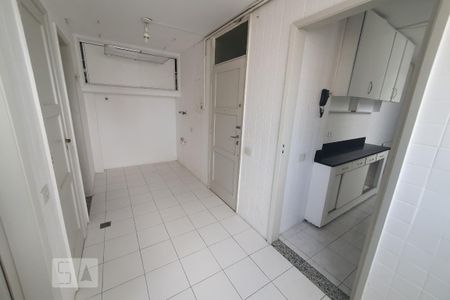 Apartamento para alugar com 170m², 4 quartos e 1 vaga Apartamento para alugar com 170m², 4 quartos e 1 vagaÁrea de Serviço