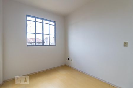 Quarto 02 de apartamento para alugar com 2 quartos, 60m² em Sítio Cercado, Curitiba