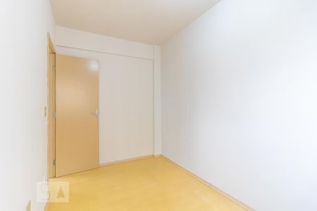 Quarto 01 de apartamento para alugar com 2 quartos, 60m² em Sítio Cercado, Curitiba
