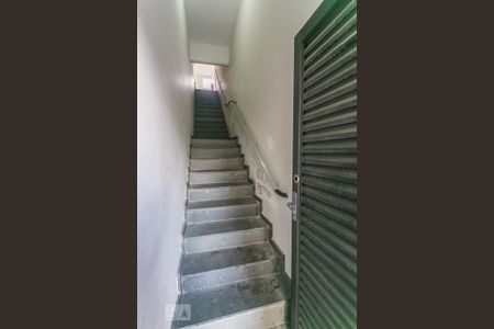 Escada de Entrada de apartamento para alugar com 3 quartos, 76m² em Vila Lageado, São Paulo