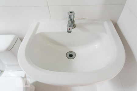 Apartamento para alugar com 76m², 3 quartos e sem vaga Apartamento para alugar com 76m², 3 quartos e sem vagaBanheiro 1