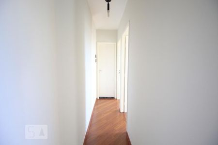 Corredor de apartamento à venda com 2 quartos, 52m² em Vila Campestre, São Paulo