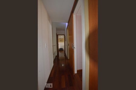 Apartamento à venda com 146m², 4 quartos e 3 vagasCorredor