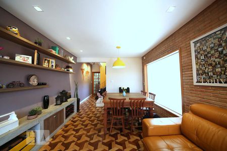 Sala de casa à venda com 3 quartos, 155m² em Jardim das Acácias, São Paulo