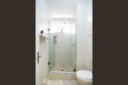 Casa à venda com 250m², 3 quartos e 2 vagas Casa à venda com 250m², 3 quartos e 2 vagasBanheiro Suíte