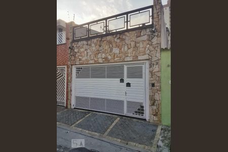 Casa à venda com 230m², 3 quartos e 4 vagasFachada