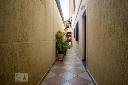 Casa à venda com 230m², 3 quartos e 4 vagasCorredor lateral